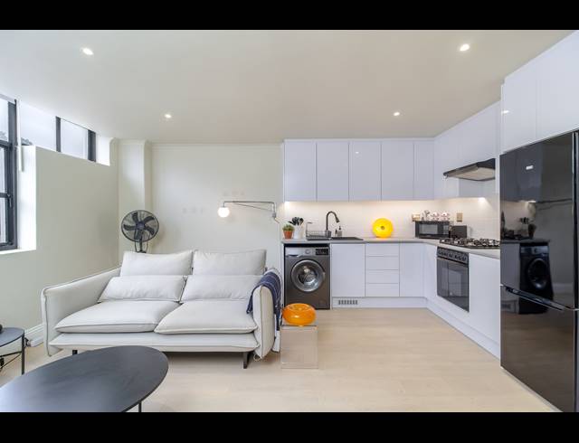 1 BEDROOM APARTMENT TO LET IN GARDENS